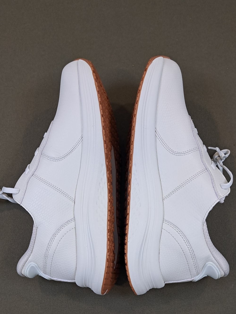 Orthofeet Stride Hands-Free Sneakers - Color: Ecru - Size: Women 11.5 Wide (D) - Picture 7 of 13